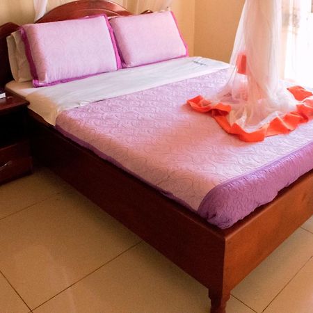 Kahondo Buffalo Hotel Kampala Makerere ภายนอก รูปภาพ