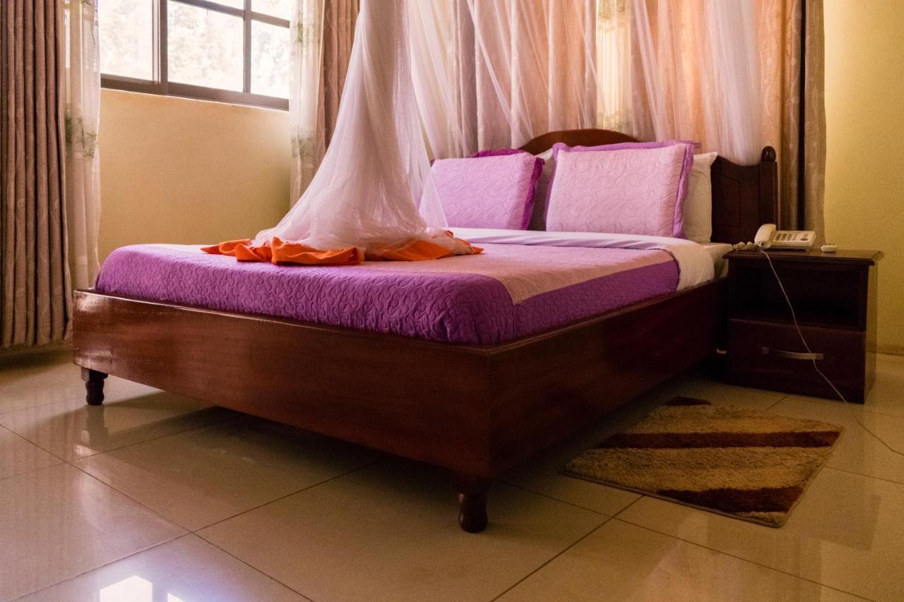 Kahondo Buffalo Hotel Kampala Makerere ภายนอก รูปภาพ