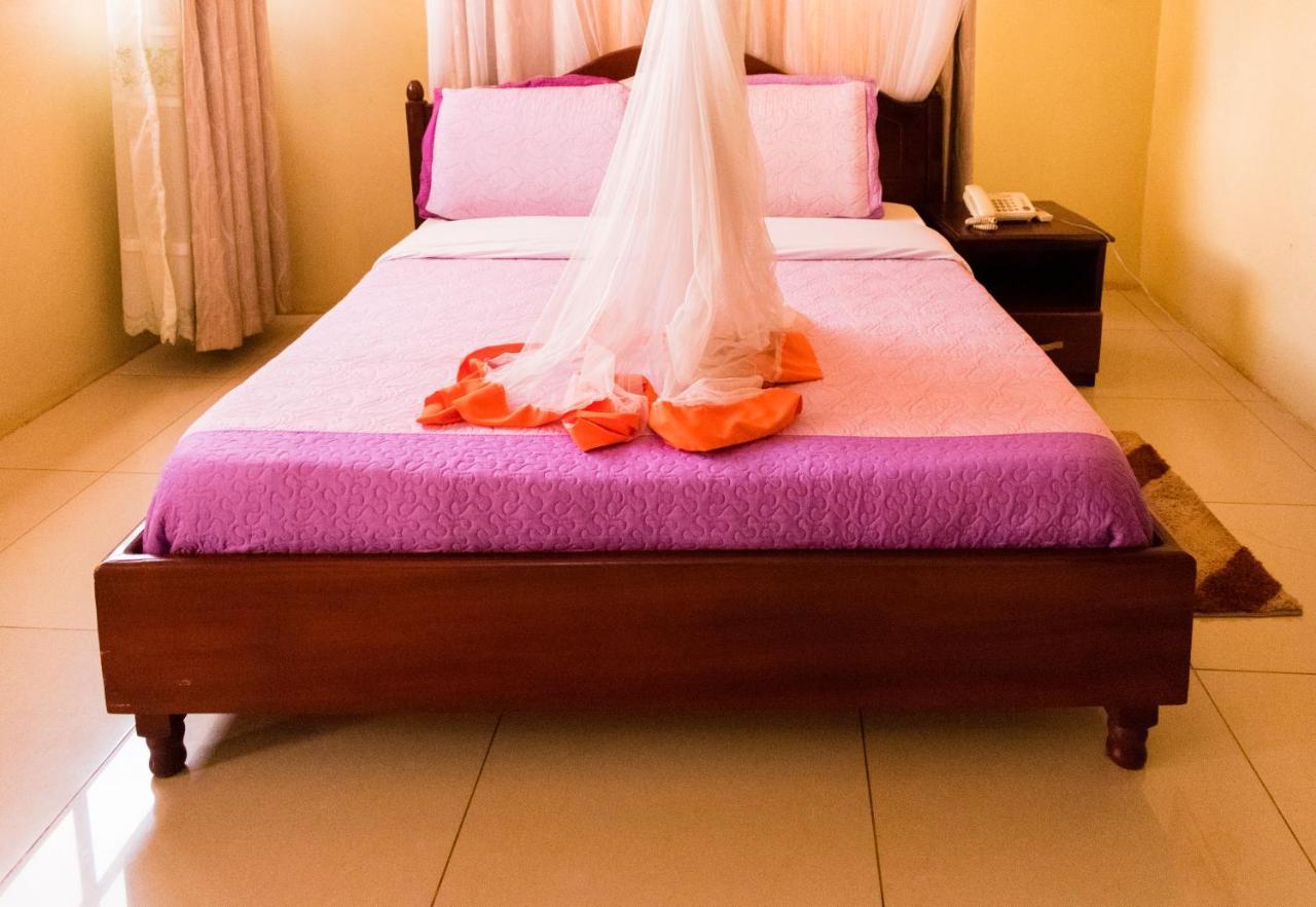 Kahondo Buffalo Hotel Kampala Makerere ภายนอก รูปภาพ