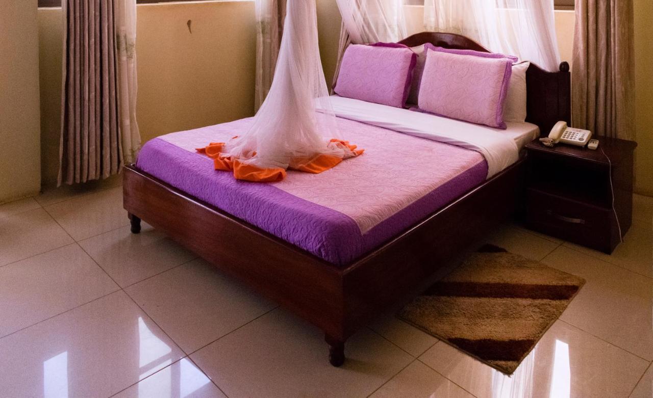 Kahondo Buffalo Hotel Kampala Makerere ภายนอก รูปภาพ