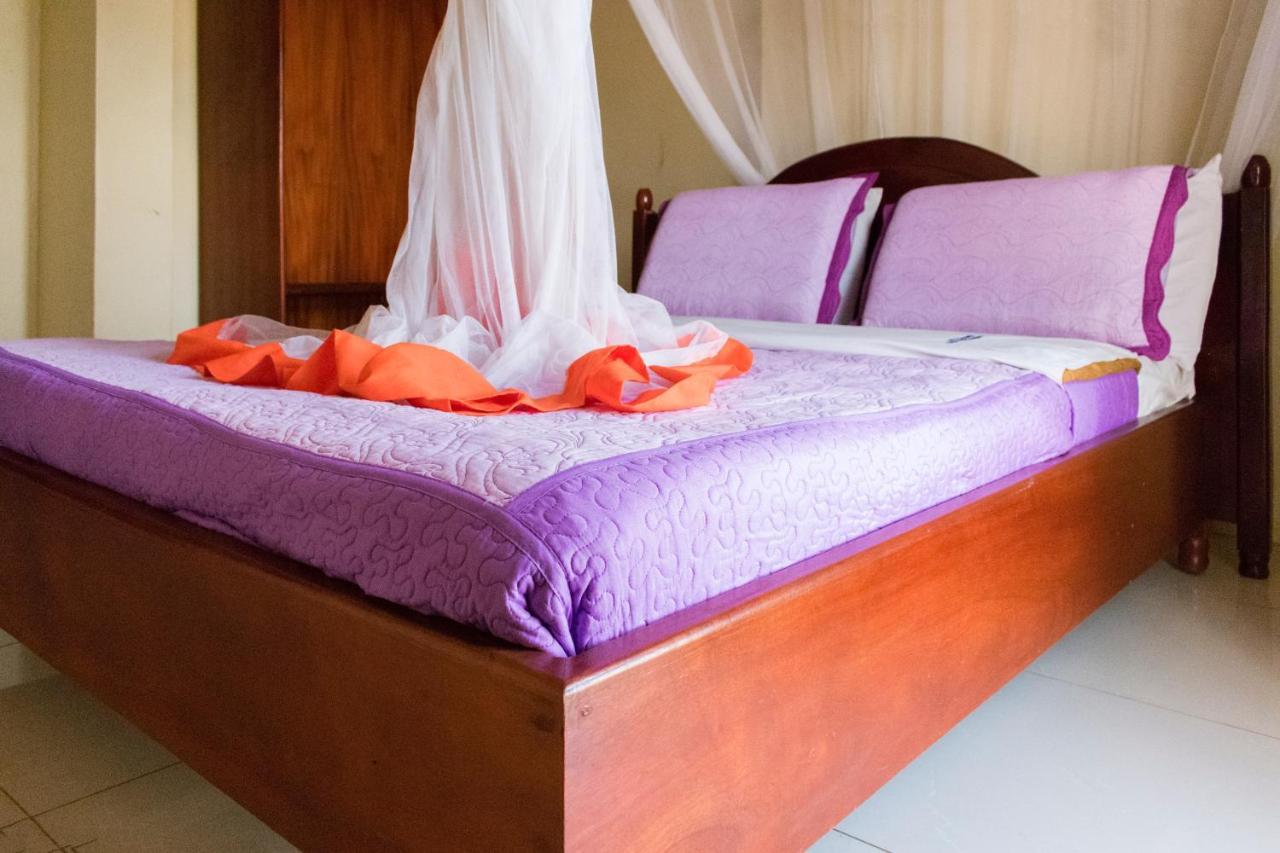 Kahondo Buffalo Hotel Kampala Makerere ภายนอก รูปภาพ