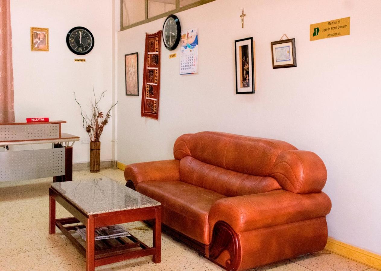 Kahondo Buffalo Hotel Kampala Makerere ภายนอก รูปภาพ