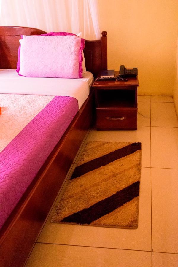 Kahondo Buffalo Hotel Kampala Makerere ภายนอก รูปภาพ