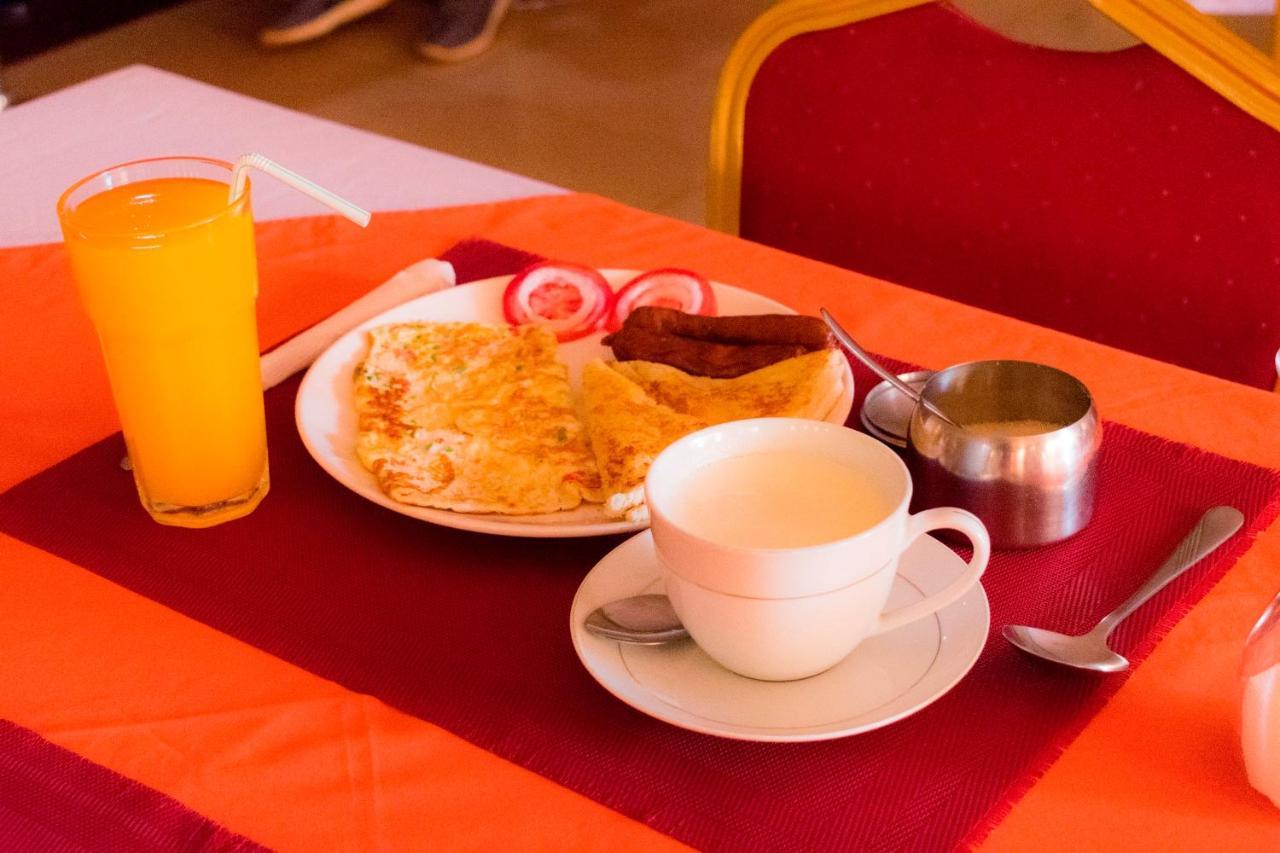Kahondo Buffalo Hotel Kampala Makerere ภายนอก รูปภาพ