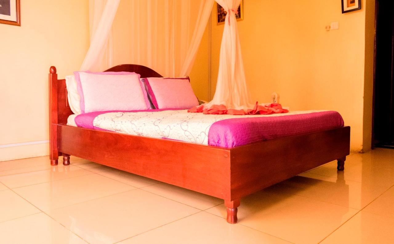 Kahondo Buffalo Hotel Kampala Makerere ภายนอก รูปภาพ