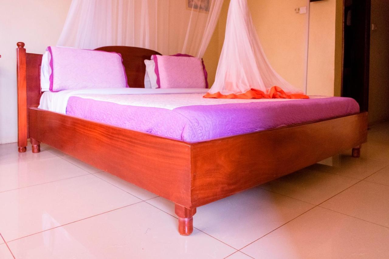 Kahondo Buffalo Hotel Kampala Makerere ภายนอก รูปภาพ